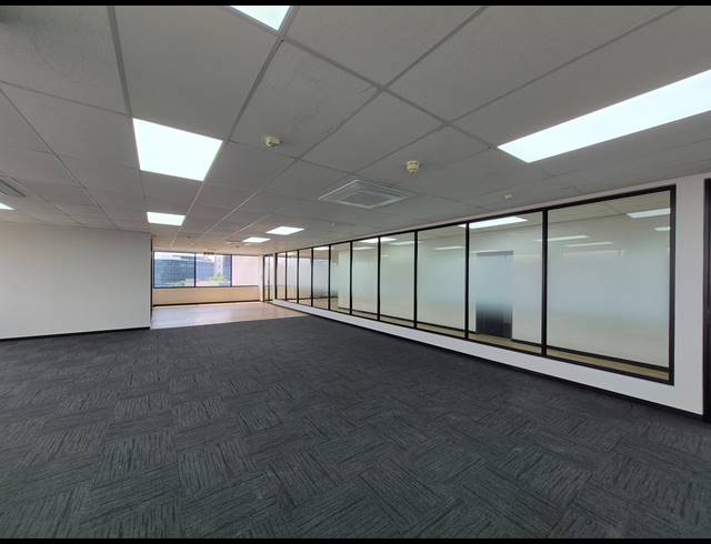 202M² OFFICE TO LET IN SANDOWN